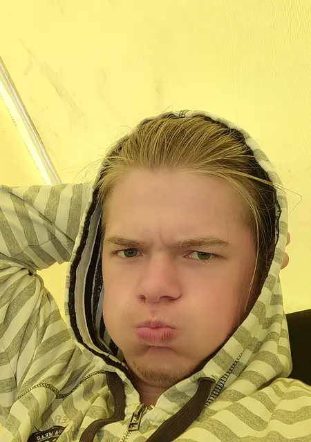 Я Рома, 21, из Гданьска, ищу знакомства на одну ночь