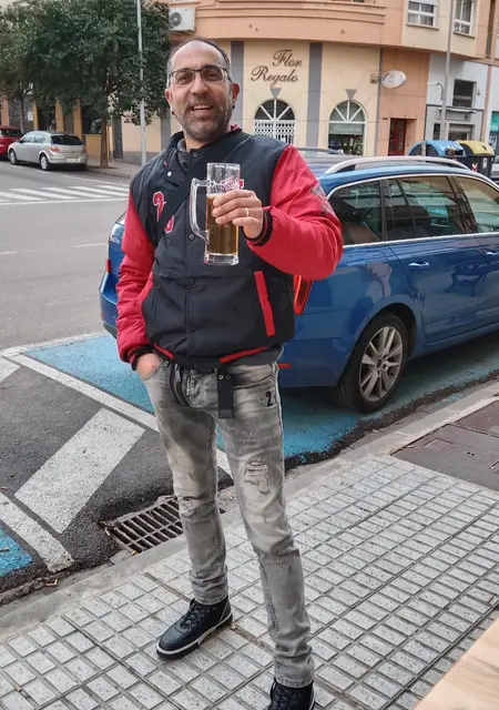 Angel de Madrid, tengo 48 años, listo para conocer para relación abierta