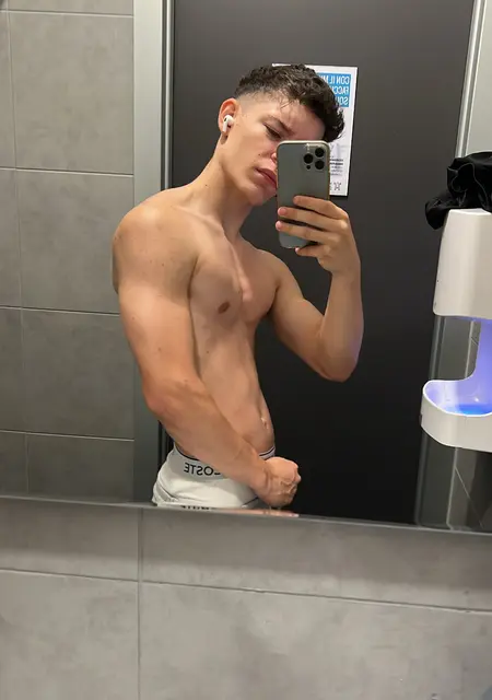 Artie из Адлисвили, ищу на сайте приятное времяпровождение