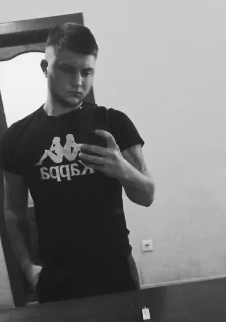 Макс из Одессы, мне 20, познакомлюсь для приятного времяпровождения