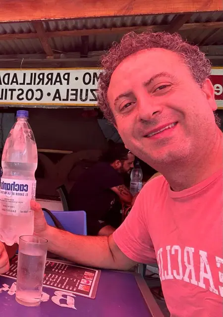 Я Pet, 49, из Сантьяго, ищу знакомство для приятного времяпровождения