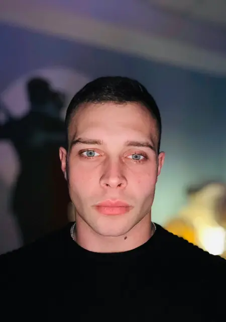 Sasha з Ізюм, шукаю на сайті знайомства без зобов'язань