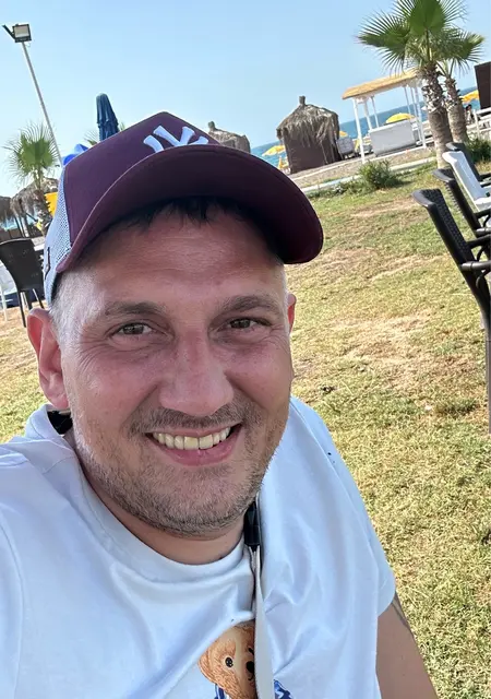 Николай из Батуми, ищу на сайте знакомства без обязательств