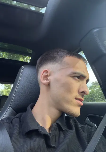Omercan de Marbella, tengo 21 años, listo para conocer para lío de una noche