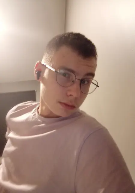 Я Maksiymo, 21, из Осло, ищу знакомства без обязательств