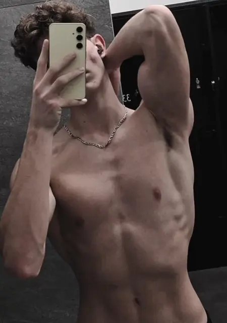 Я Max, 19, знакомлюсь для общения в Праге