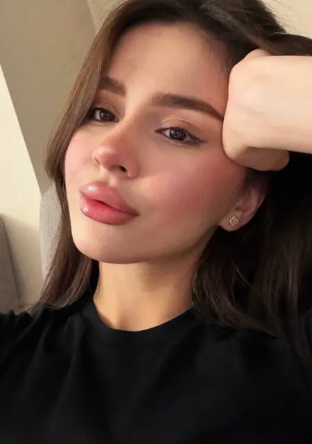 Я Алена, 19, из Риги, ищу знакомство для вирта