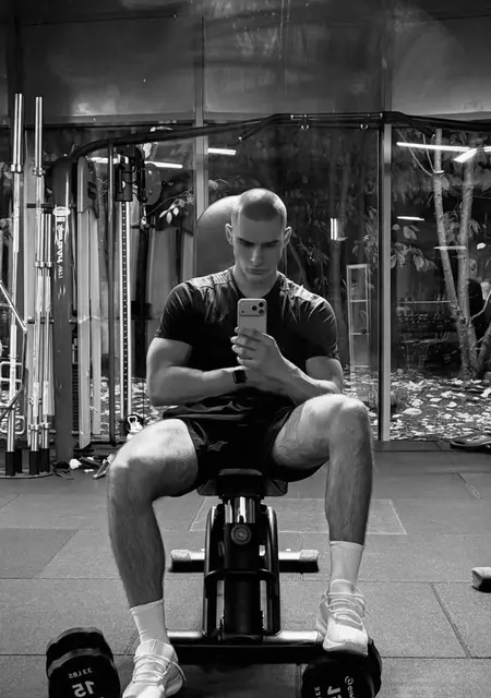 Я , 26, из Березани, ищу знакомство