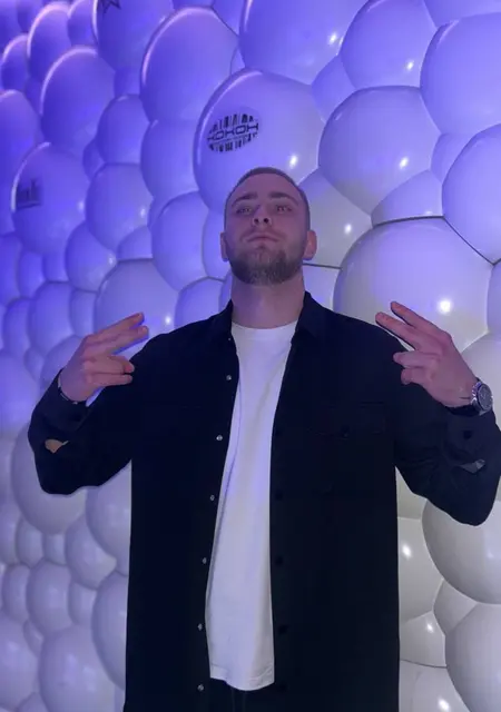 Вадим из Малаги, ищу на сайте знакомства без обязательств