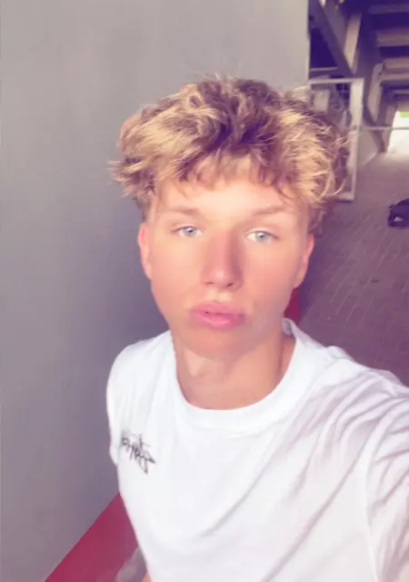 Arsenii из Эрфтштадт, ищу на сайте приятное времяпровождение