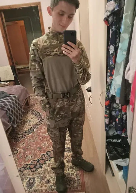 Роман из Донецка, мне 20, познакомлюсь для приятного времяпровождения