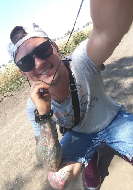 Ruslan из Барановичей, мне 35, познакомлюсь без обязательств