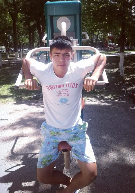 Я Саша, 27, из Берлина, ищу знакомство для постоянных отношений