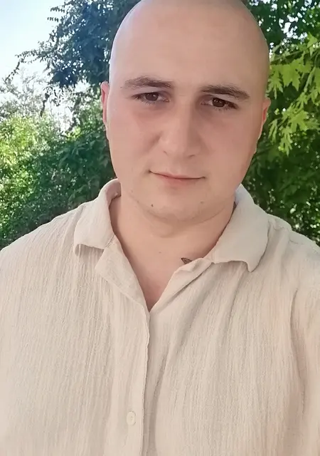 Дима з Миколаєва, шукаю на сайті знайомства на одну ніч