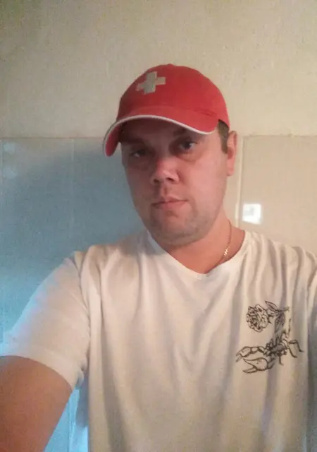 Андрей из Солигорска, ищу на сайте знакомства без обязательств