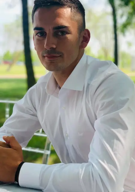 Я Florin, 26, из Сучавы, ищу знакомства без обязательств