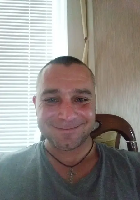 Я Віктор, 32 років, знайомлюсь без зобов'язань у Херсон