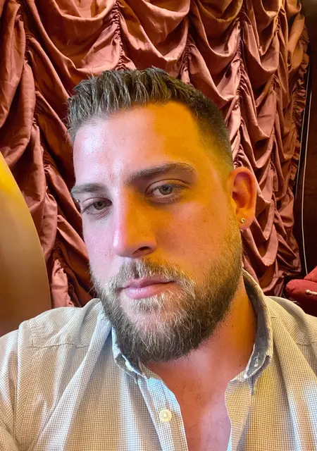 Joh из Ньон, мне 33, познакомлюсь без обязательств