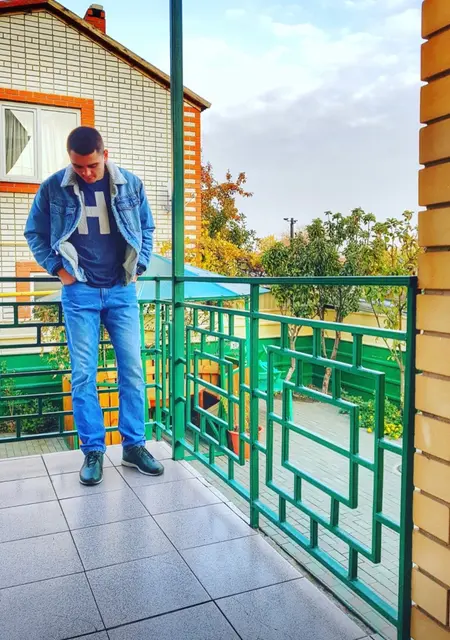 Евгений з Харцизьк, шукаю на сайті спілкування