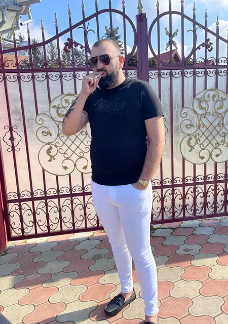 Я Mihai, 24, знакомлюсь для открытые отношения в Яссе