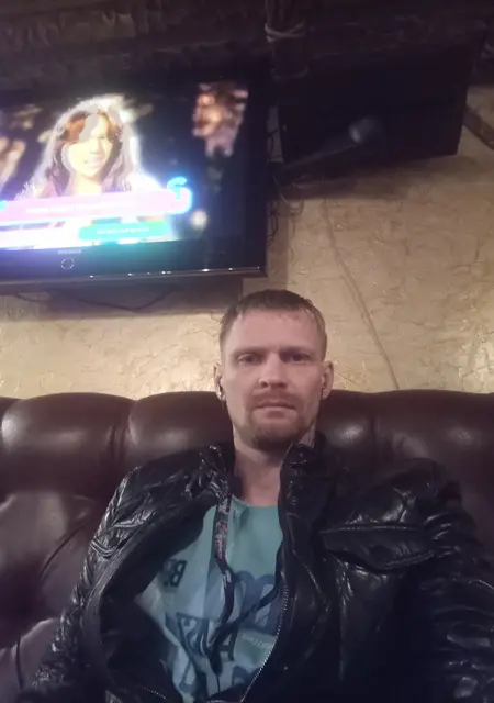 Андрей из Донецка, мне 43, познакомлюсь на одну ночь