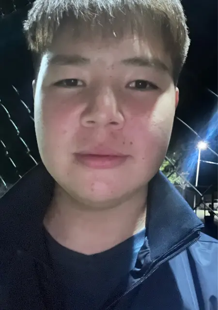 Я Алмас, 21, из Костаная, ищу знакомство для открытые отношения