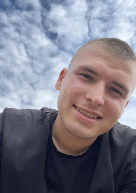 Я Максим, 22, знакомлюсь без обязательств в Ирпене