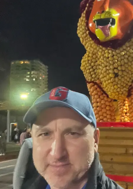 Ильдар из Вены, мне 50, познакомлюсь для приятного времяпровождения