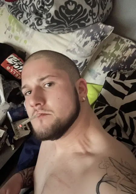 Dafito из Софии, мне 25, познакомлюсь для приятного времяпровождения