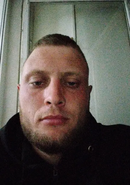 Дмитрий из Луганска, ищу на сайте знакомства на одну ночь