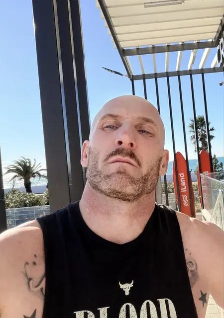 Den из Вашингтона, мне 45, познакомлюсь для приятного времяпровождения