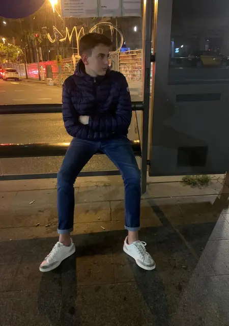 Alex из Барселоны, мне 20, познакомлюсь для приятного времяпровождения
