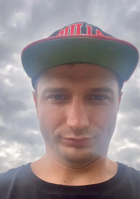 Mettro из Славянска, мне 30, познакомлюсь на одну ночь