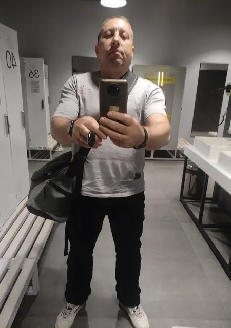 Сергей из Ровно, мне 47, познакомлюсь без обязательств