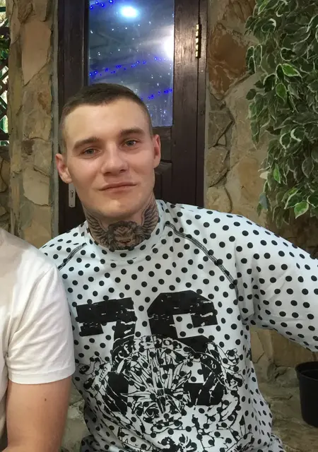 Саша из Луганска, мне 28, познакомлюсь для вирта