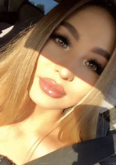 Я Лаура, 30, из Алматы, ищу знакомство для приятного времяпровождения