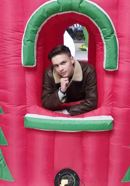 Самир из Минска, мне 19, познакомлюсь для открытые отношения