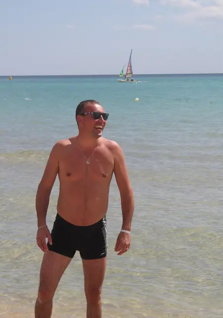 Дмитрий из Львова, мне 43, познакомлюсь для приятного времяпровождения