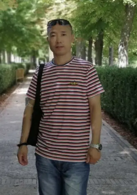 Я Alex, 35, знакомлюсь для дружбы в Ноймаркт