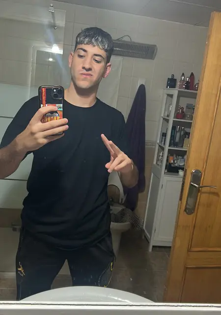 Soy Yerai, 20 años de Granadilla de Abona, busco conocer gente para relación sin ataduras