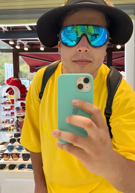 Я Вадим, 33, знакомлюсь для приятного времяпровождения в Каире