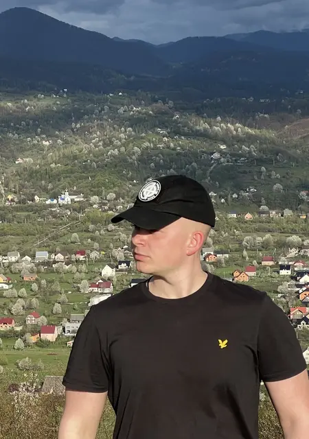 Я Міша, 23, знакомлюсь без обязательств в Киеве