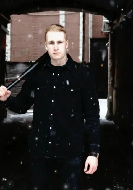 Максим из Брюсселя, ищу на сайте открытые отношения