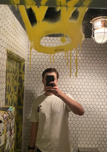 Олег из Амстердама, ищу на сайте постоянные отношения