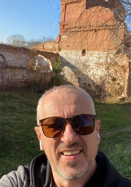 Garri из Лондона, мне 54, познакомлюсь для приятного времяпровождения