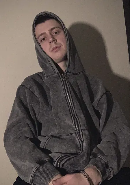 Ivan from Aberystwyth, 28 years old, ready to meet for chat