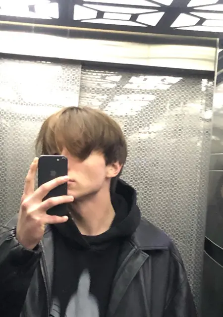 Я Sviatoslav, 21, из Днепра, ищу знакомство для приятного времяпровождения