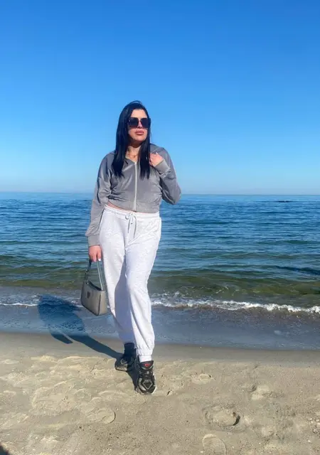 Юлия из Староконстантинова, мне 25, познакомлюсь на одну ночь