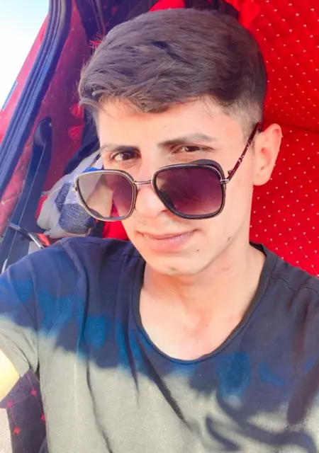 Mert из Бурсы, ищу на сайте знакомства на одну ночь