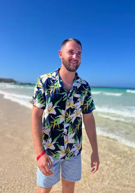 Anton from Woking, looking for one-night stand